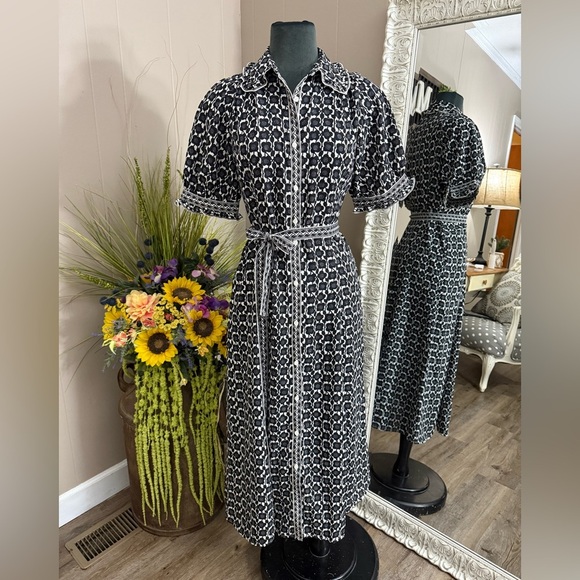 Max Studio Dresses & Skirts - Max Studio Black and White Printed Midi Shirt Dress